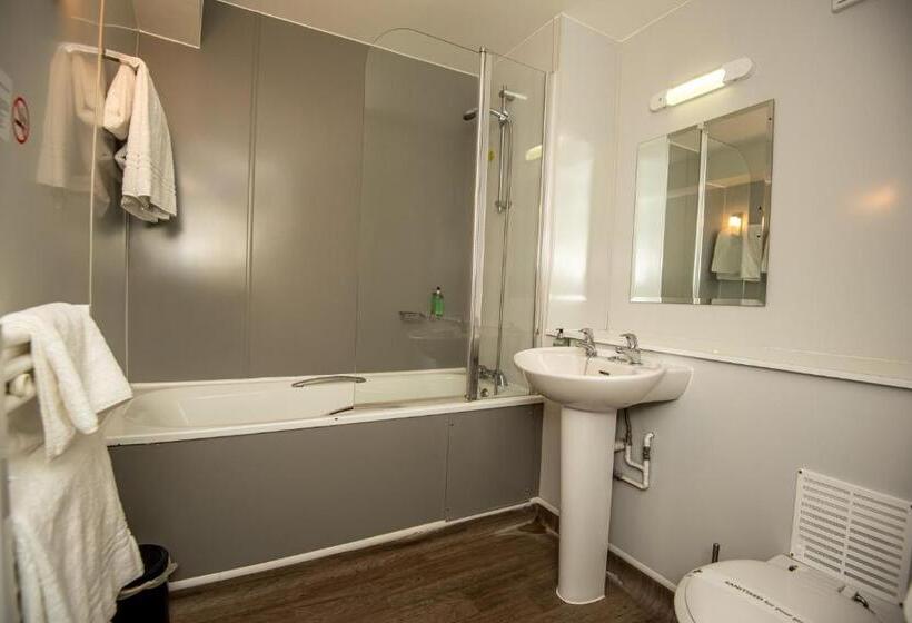 패밀리 스위트, The George Inn