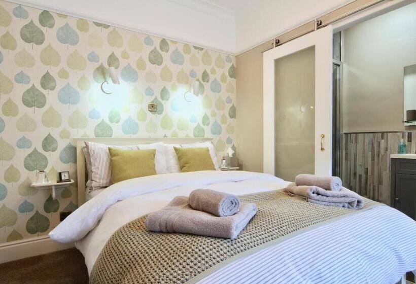 Классический Номер, Ivy Cottage Bed & Breakfast