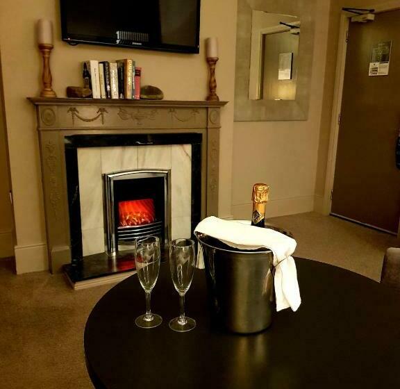 جناح, The Enniskillen Hotel And Motel