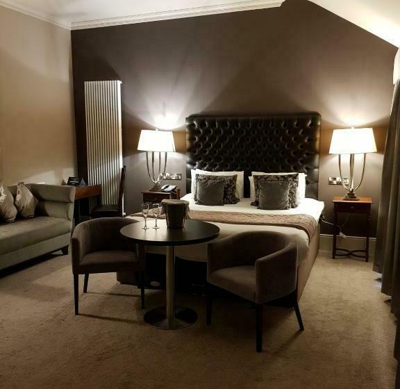 جناح, The Enniskillen Hotel And Motel