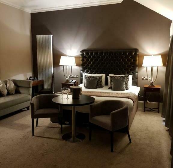 جناح, The Enniskillen Hotel And Motel