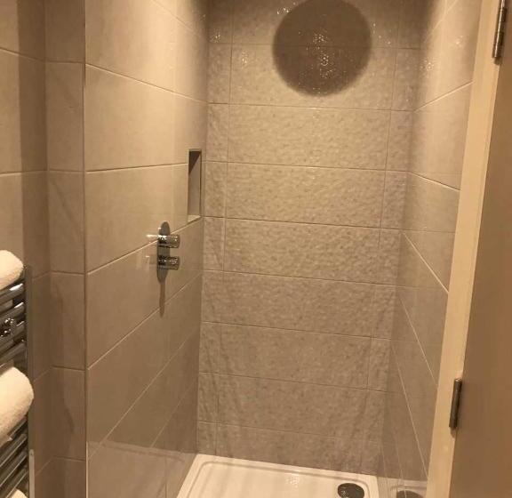 Номер Economy, The Enniskillen Hotel And Motel