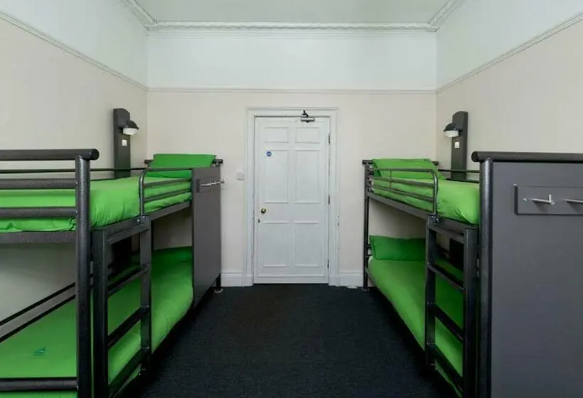 Standard Neljän Hengen Huone Jaettu Kylpyhuone, Yha Hawkshead