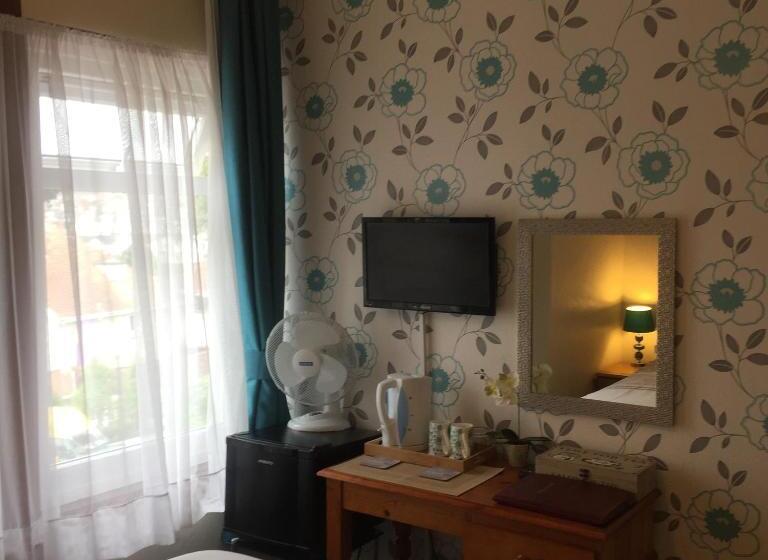 Quarto Deluxe, Crowndale Torquay   Exclusively For Adults