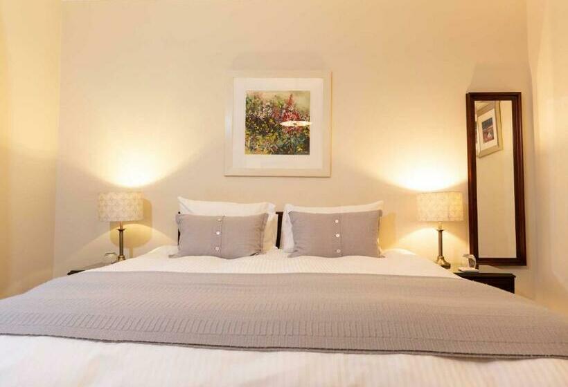 غرفة قياسية, Fernbank House