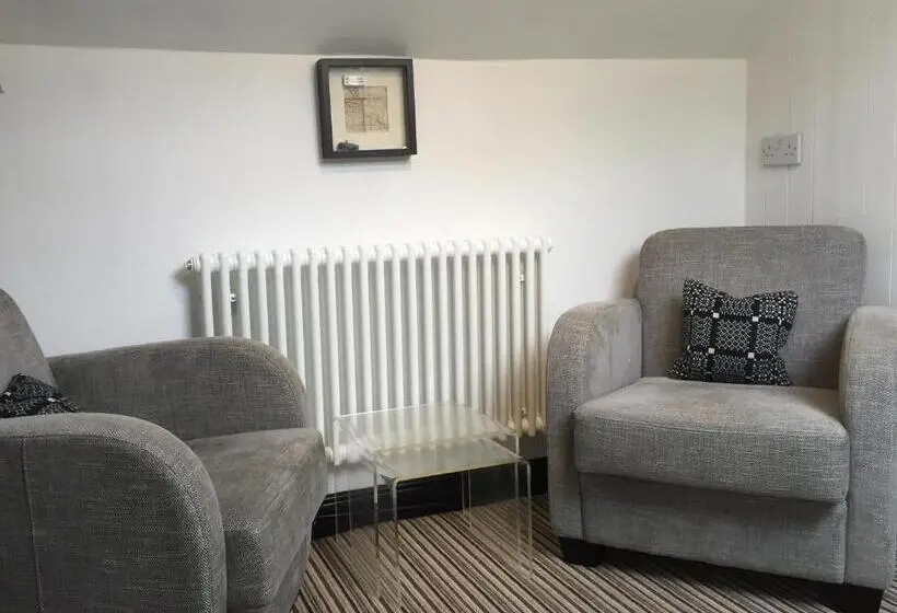 ルームシェアのワンベッド, Greenbank Lodge Llangollen