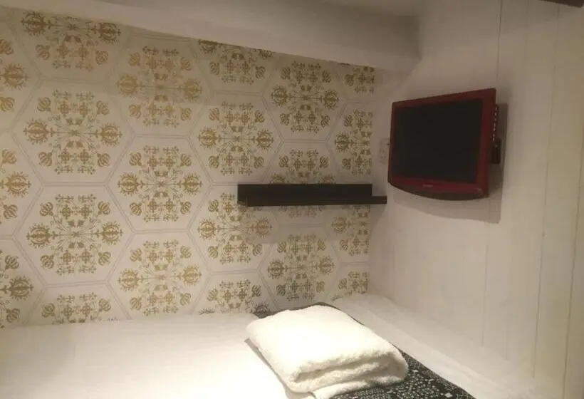 ルームシェアのワンベッド, Greenbank Lodge Llangollen