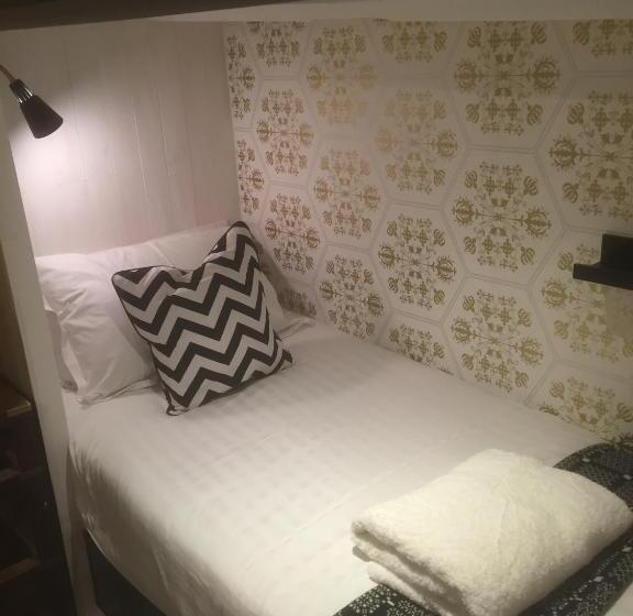 共用房间的床, Greenbank Lodge Llangollen