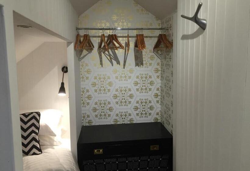 共用房间的床, Greenbank Lodge Llangollen