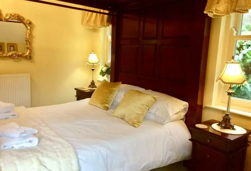 デラックスルーム, Storrs Gate House