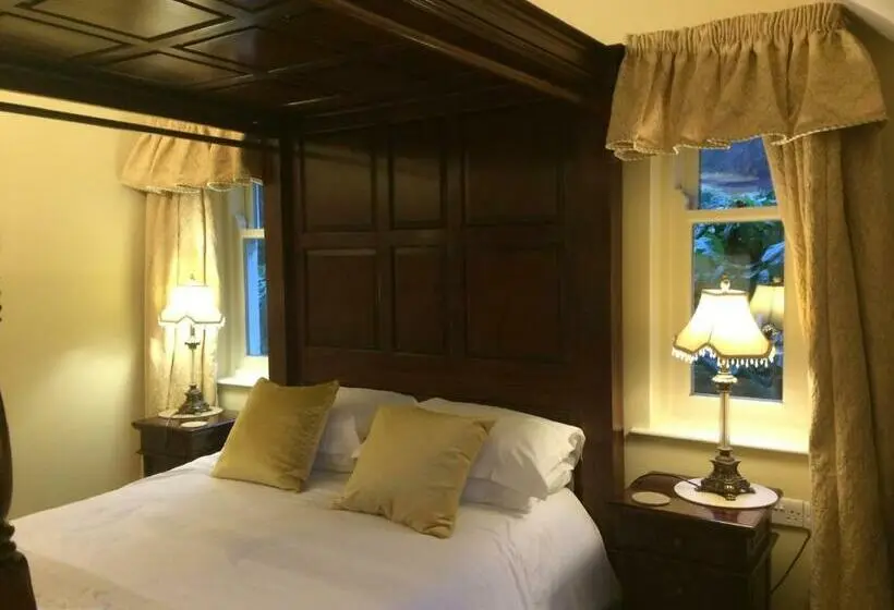 デラックスルーム, Storrs Gate House