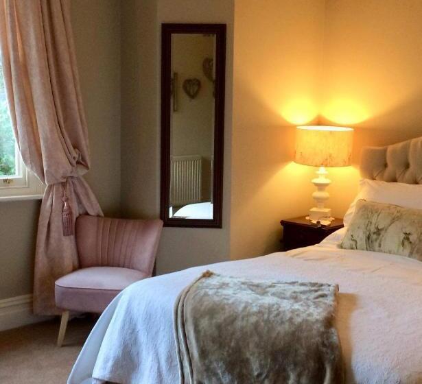 带大床的标准间, Storrs Gate House