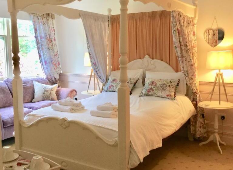 套房, Storrs Gate House