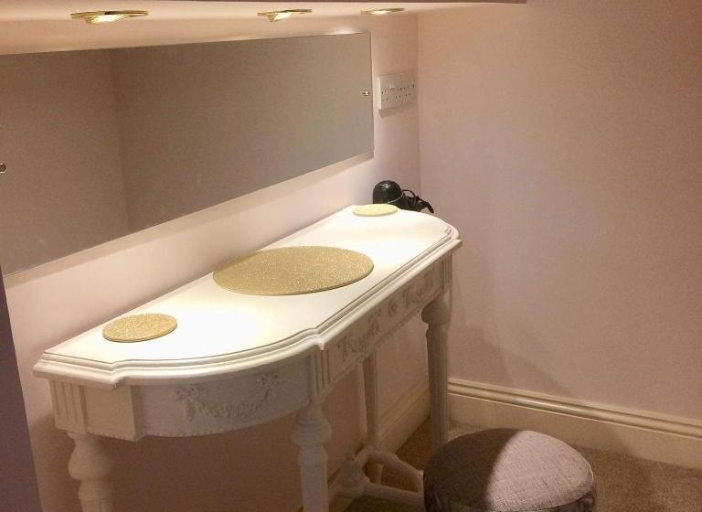 带大床的标准间, Storrs Gate House