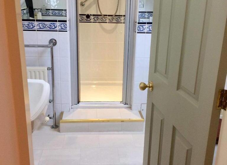 带大床的标准间, Storrs Gate House