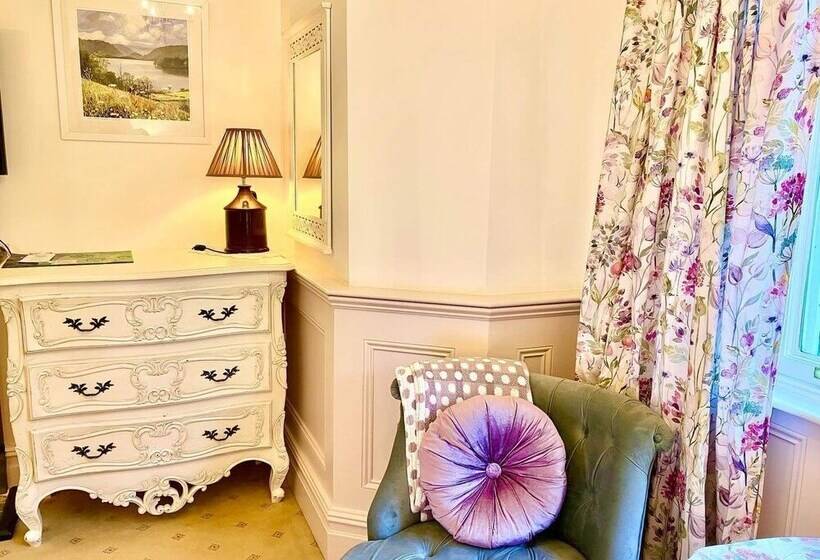 套房, Storrs Gate House