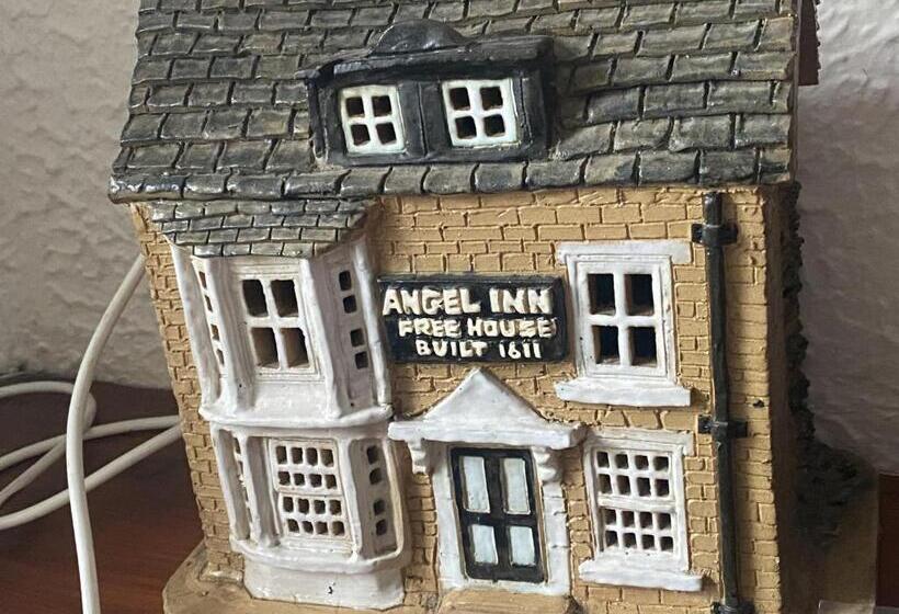 غرفة قياسية, The Angel Inn