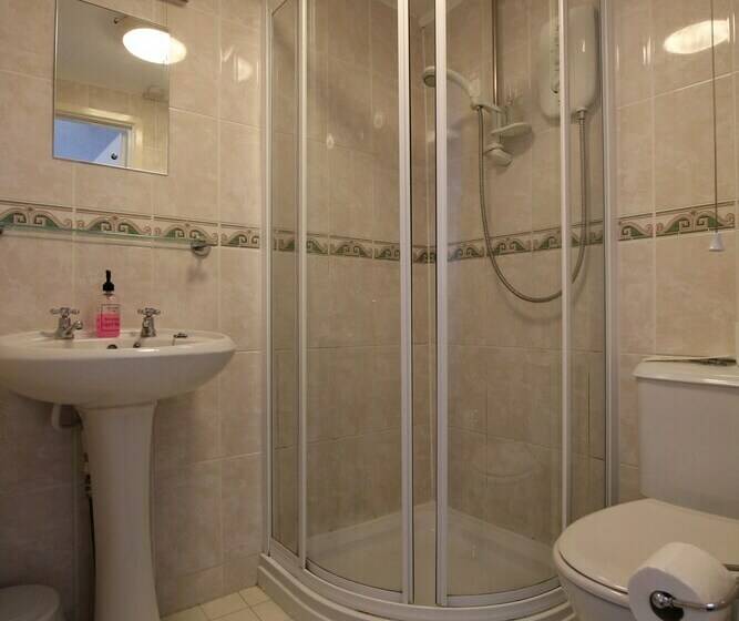 家庭间, The Beacons Guest House