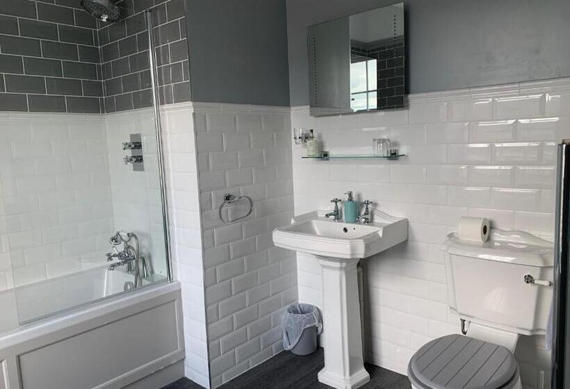 带大床的高级房间, The Beacons Guest House