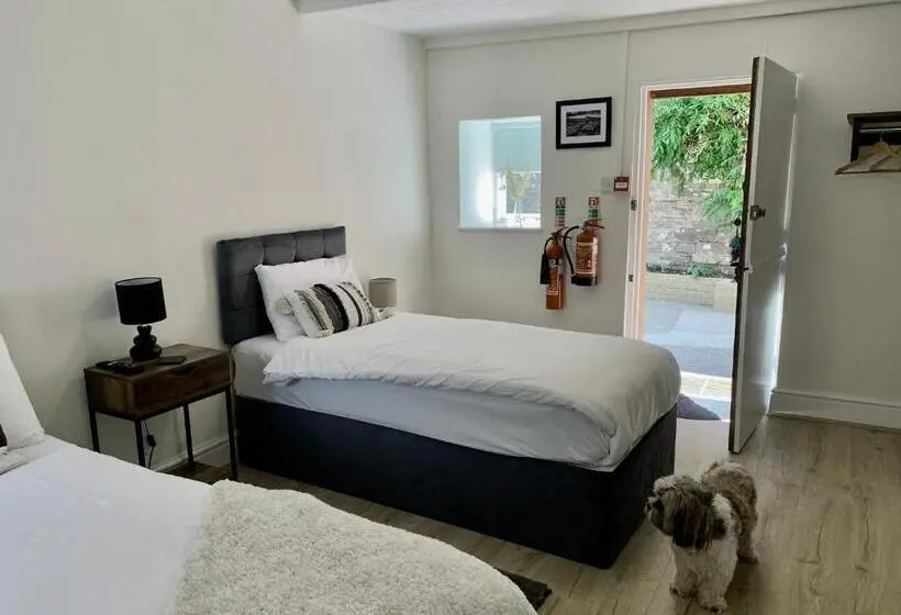 Standard Kolmen Hengen Huone, The Beacons Guest House