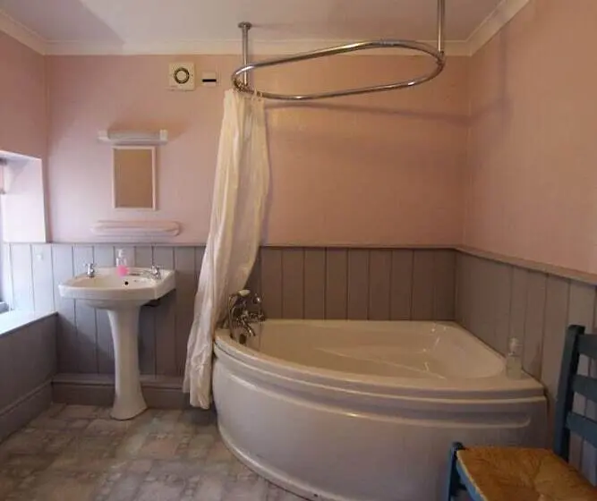 Perhehuone, The Beacons Guest House