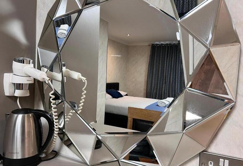 豪华家庭房间, The Commongate Hotels