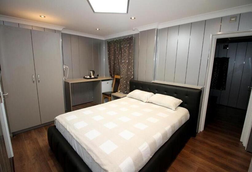 Номер Deluxe, The Commongate Hotels