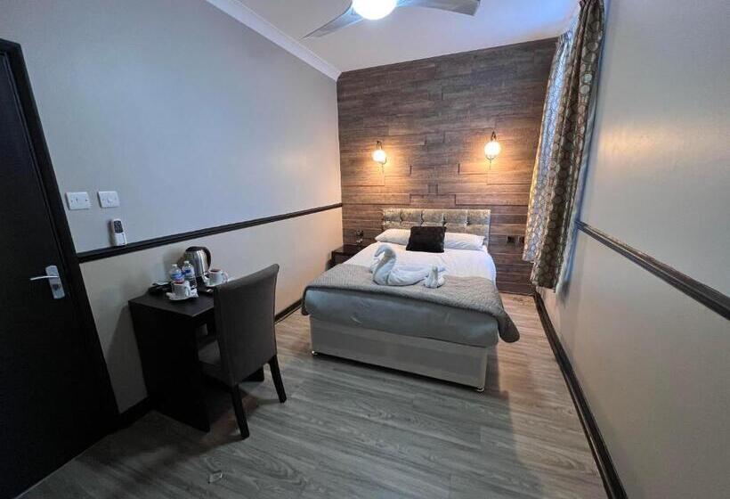 Номер Deluxe, The Commongate Hotels