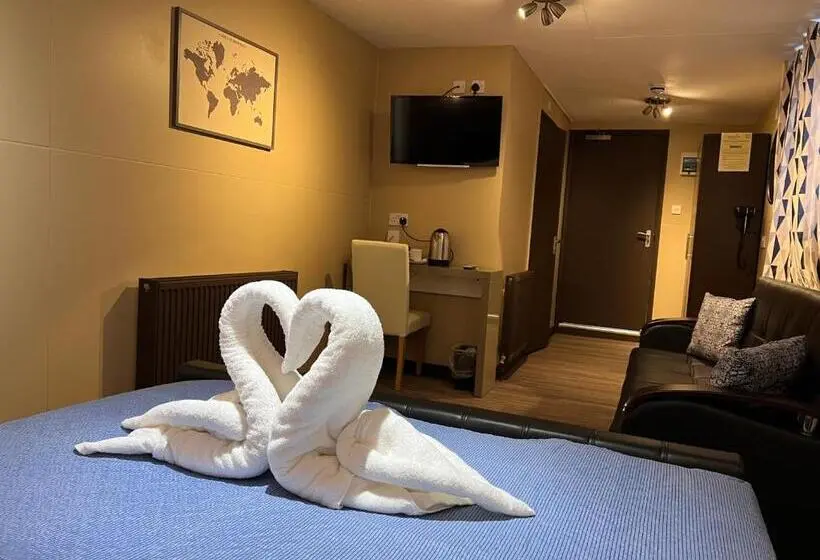 キングサイズベッドのスーペリアルーム, The Commongate Hotels