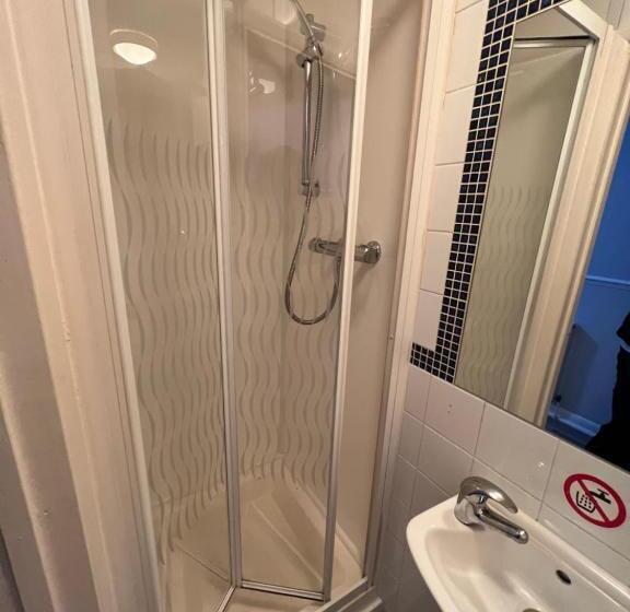 基本间, The Commongate Hotels