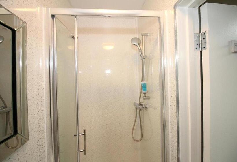 豪华家庭房间, The Commongate Hotels