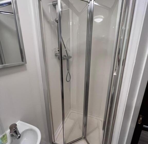 带大床的高级房间, The Commongate Hotels