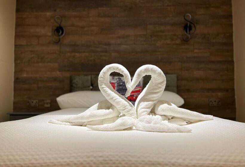 带大床的高级房间, The Commongate Hotels