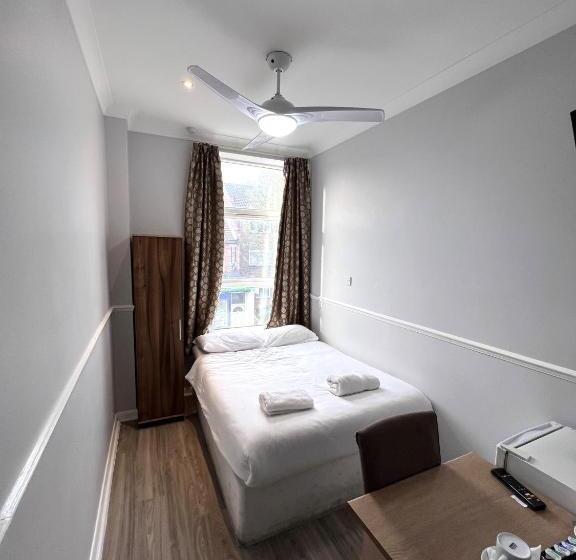 基本间, The Commongate Hotels