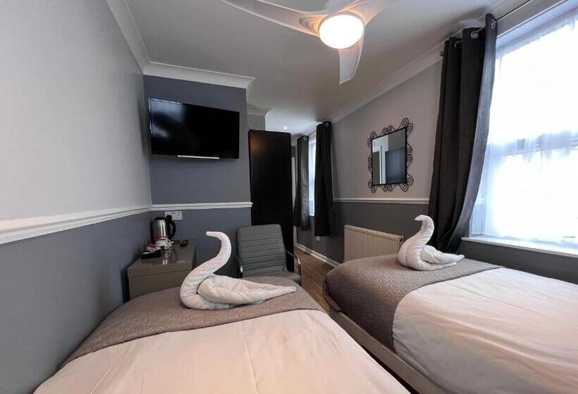 Номер Стандарт, The Commongate Hotels
