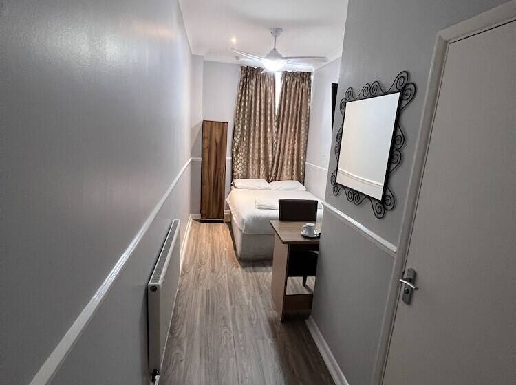 标准间, The Commongate Hotels