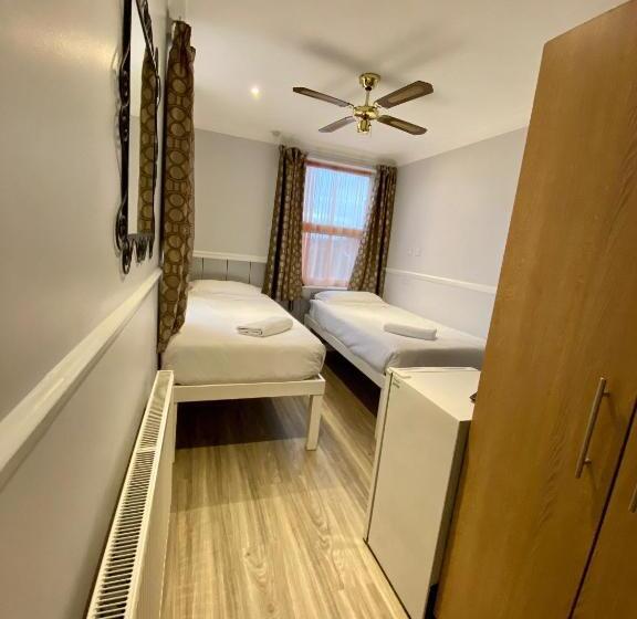 标准间, The Commongate Hotels