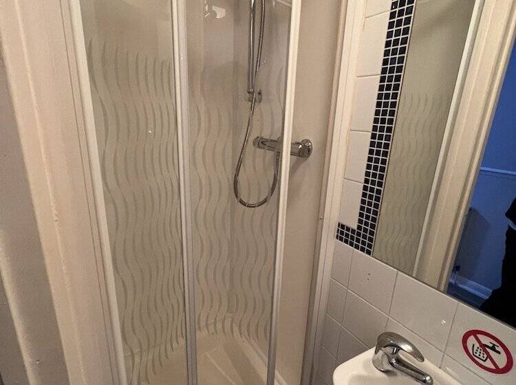 标准间, The Commongate Hotels