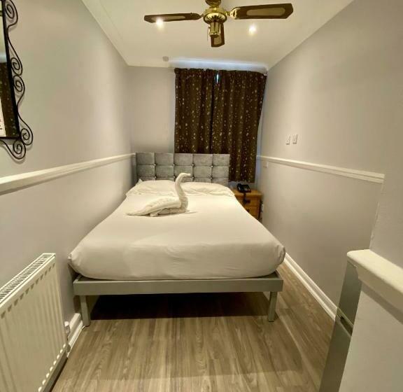 Номер Стандарт, The Commongate Hotels