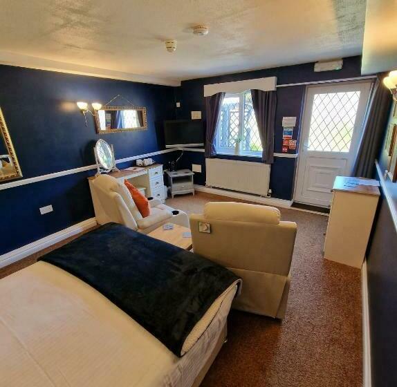 חדר סטנדרט, The Snooty Fox