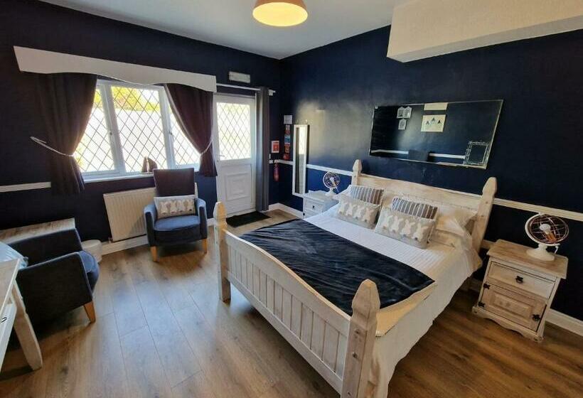 חדר סופריור, The Snooty Fox