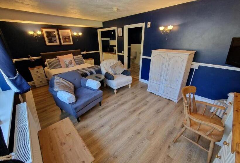 חדר סופריור, The Snooty Fox