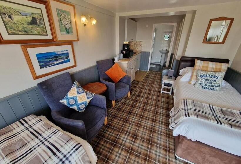 חדר סטנדרט, The Snooty Fox