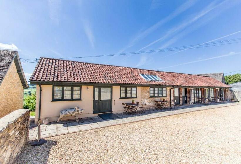 스탠다드 트리플 룸, T's At Lower Rudloe Farm