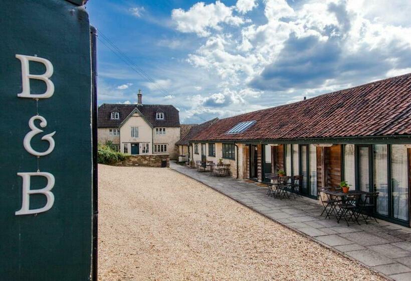 스탠다드 트리플 룸, T's At Lower Rudloe Farm