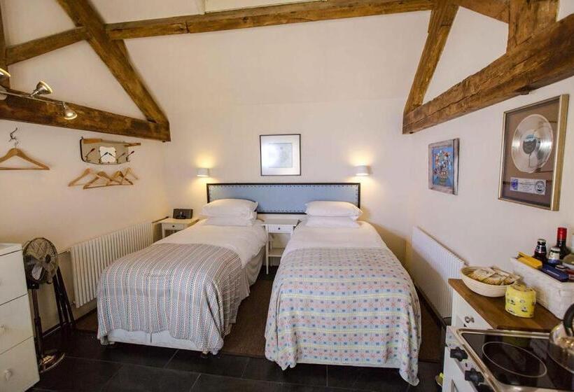 스탠다드 룸, T's At Lower Rudloe Farm