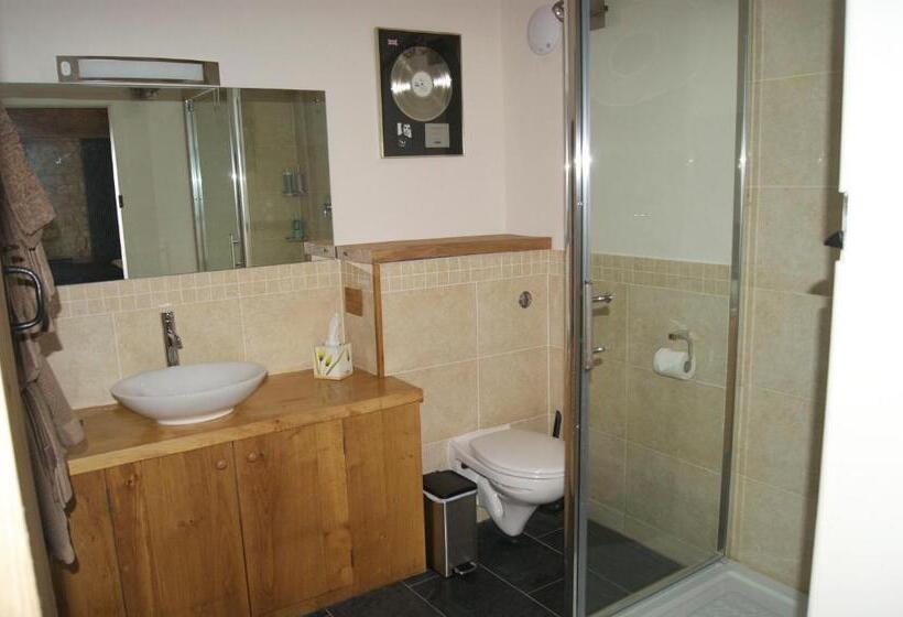 스탠다드 룸, T's At Lower Rudloe Farm