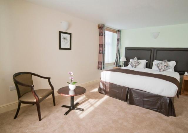 חדר אקזקיוטיב, Castle Limes