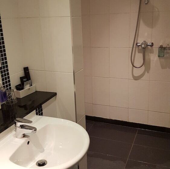 חדר אקזקיוטיב, Castle Limes