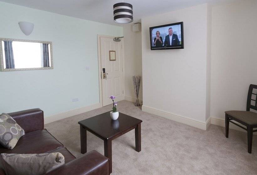 חדר משפחתי, Castle Limes